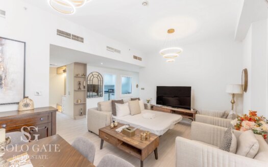 Renovated | Vacant I Fully Furnished