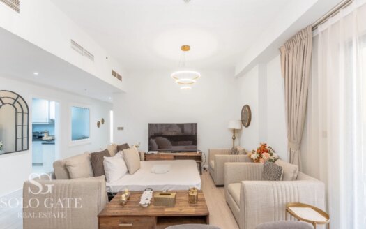 Renovated | Vacant I Fully Furnished