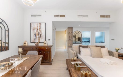 Renovated | Vacant I Fully Furnished