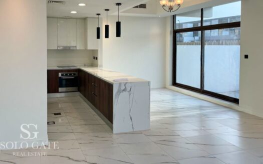 Urgent Sale 4BR+Maids | Sigle Row | Corner Villa