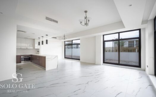 Urgent Sale 4BR+Maids | Sigle Row | Corner Villa
