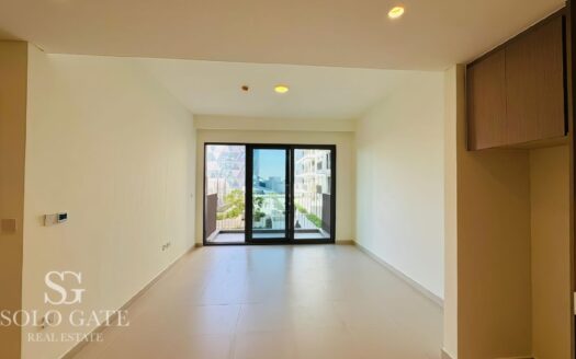 Pool View | Brand New | Mid Floor